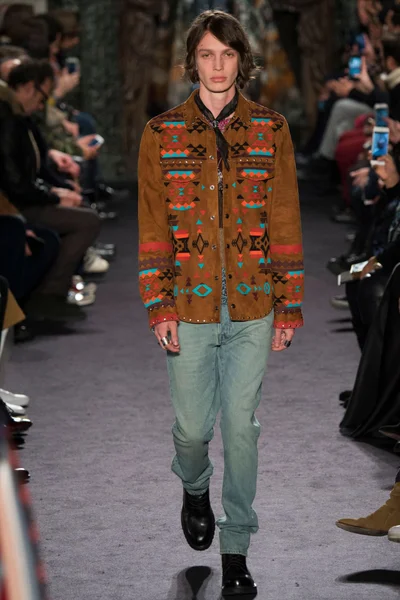 Look 54